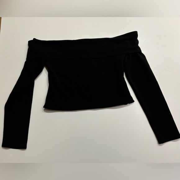 Off The Shoulder Abercrombie & Fitch Top in Black - Picture 4 of 5